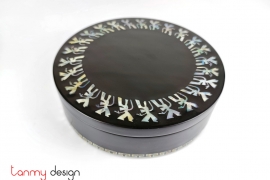 Black round lacquer box with pearl drum pattern 22 cm
